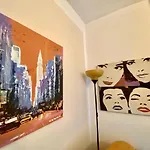 Blackpool Abode - The Buttercup Suite