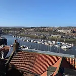 Room On The Ropery- With Free Parking