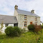 Ty Rhos, Farm Stay, Sleeps 4, Rhoshirwaun 2 Miles From Aberdaron