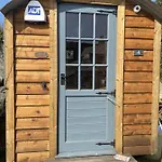 Shepherd'S Hut At St Anne'S - Costal Location