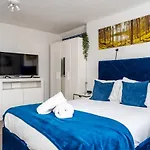Pass The Keys Spacious Lovely 1 Bedroom Studio Town Centre