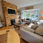 Boho Bungalow With Garden In The Heart Of Brixham