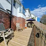 Boho Bungalow With Garden In The Heart Of Brixham