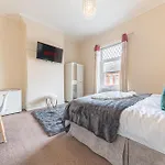 *King Bed* Luxury City Centre House