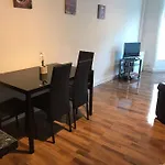 Modern 2 Bed Property Close To Alder Hey Hospital