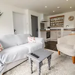 Rose Bud Cottage
