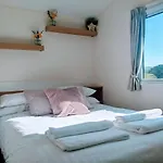 4 Berth Couples And Family Caravan In Beautiful Newquay Bay Resort