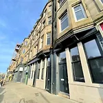 Trendy And Newly Reno'D 1 Bed Nr The Meadows