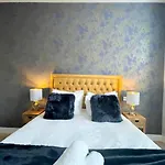 Trendy And Newly Reno'D 1 Bed Nr The Meadows