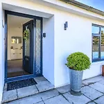 Cottage Sleeps 6 Within 5 Mins From The Sea