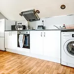 Charlotte'S Apartment D
