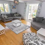 Bridge Cottage Croyde - Modern Design Twist With Heritage Character & Hot Tub Option - Sleeps 8