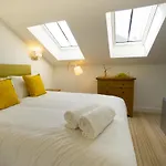 Largigi Rooms, Close To The Beach And Town Centre, Parking Available