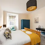 Lovely 3 Bed Apartment In Central Edinburgh