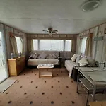 Sunrise Retreat - Lyons Lido Beach- Vibrant Holiday Homes Limited