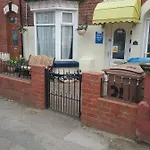 Thiswilldo Guesthouse No Breakfast No Children Or Pets Parking Permit For St Hilda Street Only And First Floor Rooms Only (Adults Only)
