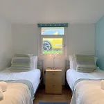 Pass The Keys Gower Beach Staycation Caswell Bay - Sleeps 4