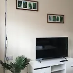 Modern 1 Bedroom Flat Perfect For Match Or City Break
