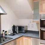 Full Nature Views Whitby Dancinglivingroom French Flat
