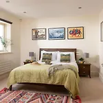 5 The Vista, Newquay