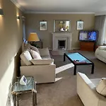 'Sounion' - Fabulous, Spacious Modern House With Large Private Garden In Leafy Lytham