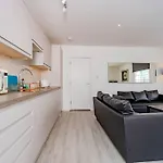 New2 Bed Flat/2 Bath Seafront Sleep 6