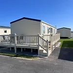 Pg174 Golden Palm Resort 8 Berth Caravan With Decking