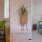 Margot'S Retreat
