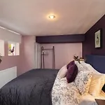 Lovely 2Br Ap Just Moments Away From Brighton Beach