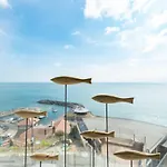 Stunning Sea Views Ventnor Apartment