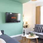 Bevington House - Air Host & Stay - 3 Bedroom Close To City Centre