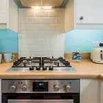 Pass The Keys Ty George - Stunning 3 Bed House In Tenby Town