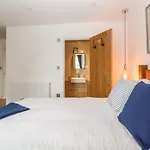 Apartment 4 10 Somers Court