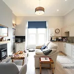 Beautiful 2-Bed Apartment In Weston-Super-Mare