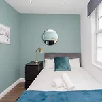 Montpelier House Perfect Holiday House Sleep 6-16 Guests
