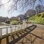 Host & Stay - The Lakehouse