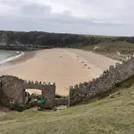 The Beach House! Walk to beach in under 5 minutes!