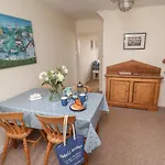 9 Harefield Cottages
