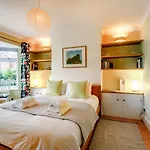 11 Beech Road