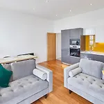 Host & Stay - The Connell