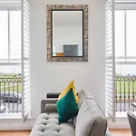 Host & Stay - The Connell