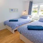 Swallows Croyde - Open Plan Beach Chalet & Close Proximity To The Beach - Sleeps 6