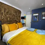 King Street Accomadation