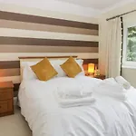 Raincliffe Manor