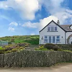 Stables Croyde | 4 Bedrooms / Sleeps 8 | Sea & Beach Views