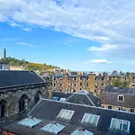 Lively & Energetic 2Br On The Royal Mile