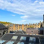 Lively & Energetic 2Br On The Royal Mile