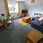 Centrally Located Boscombe Beach Apart With Parking