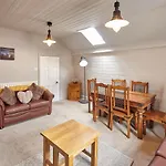 Host & Stay - Leesholme Loft