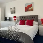 Chateau Dale Holiday Apartments